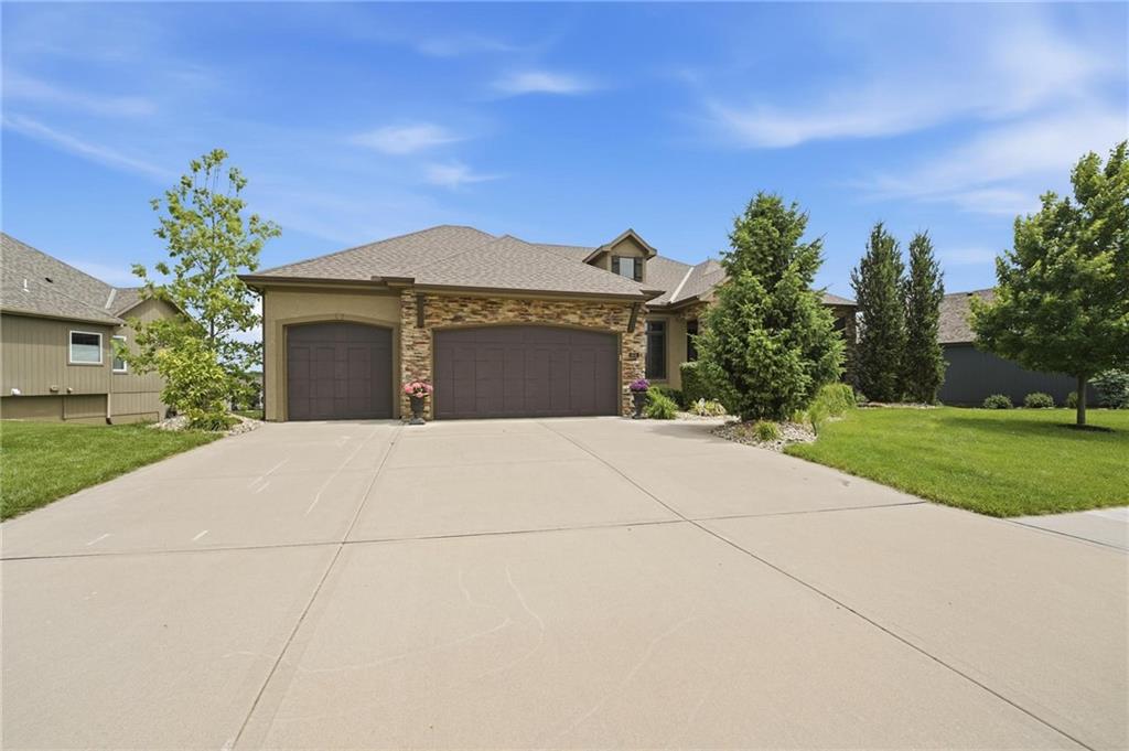 4th image of 906 Creekmoor Dr, Raymore, MO 64083 | MLS# 2621398