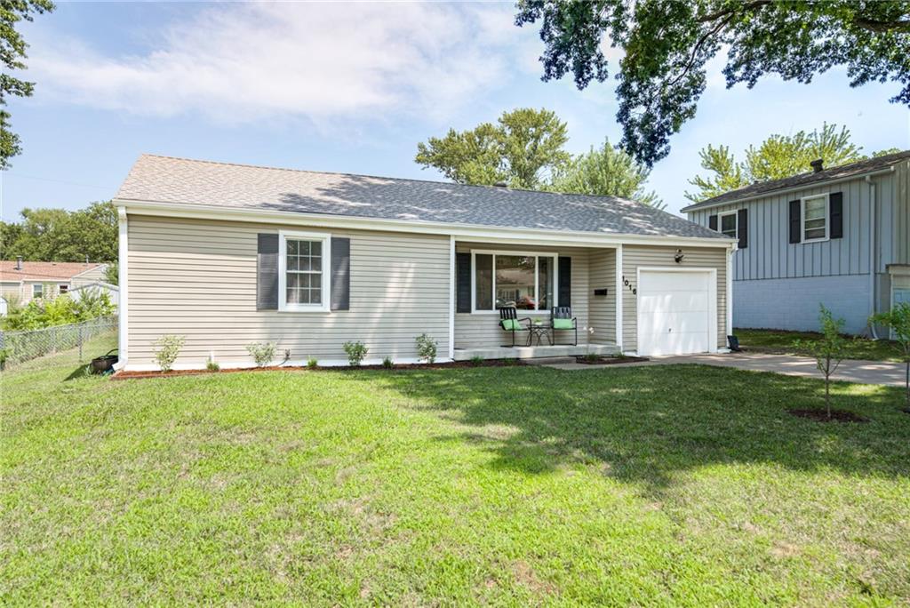 1st image of 1016 E Elm St, Olathe, KS 66061 | MLS# 2621509