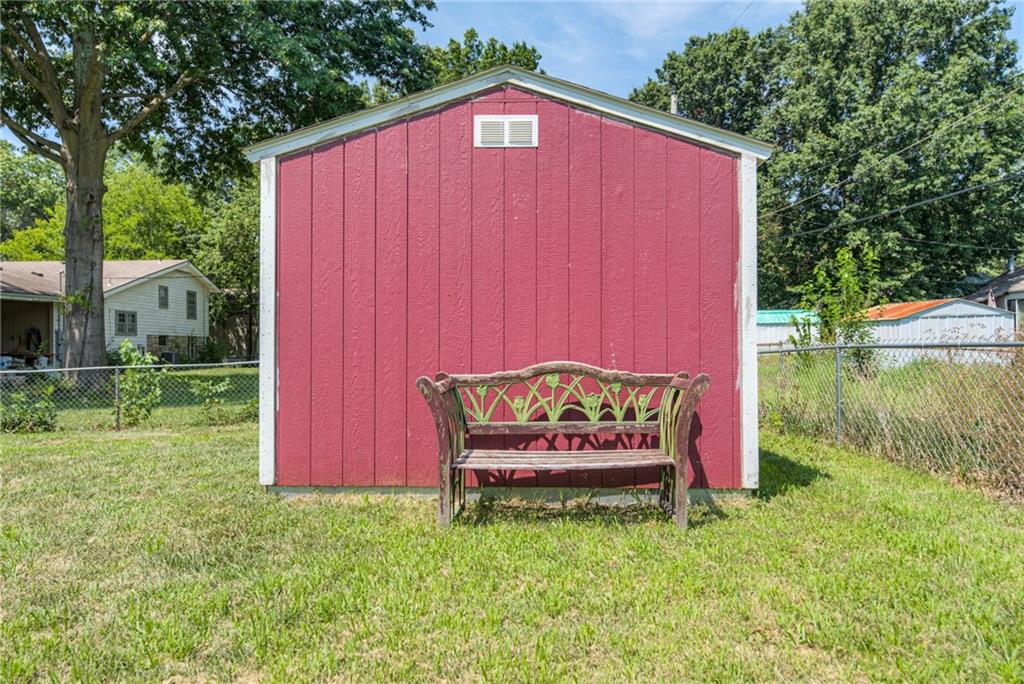 29th image of 1016 E Elm St, Olathe, KS 66061 | MLS# 2621509