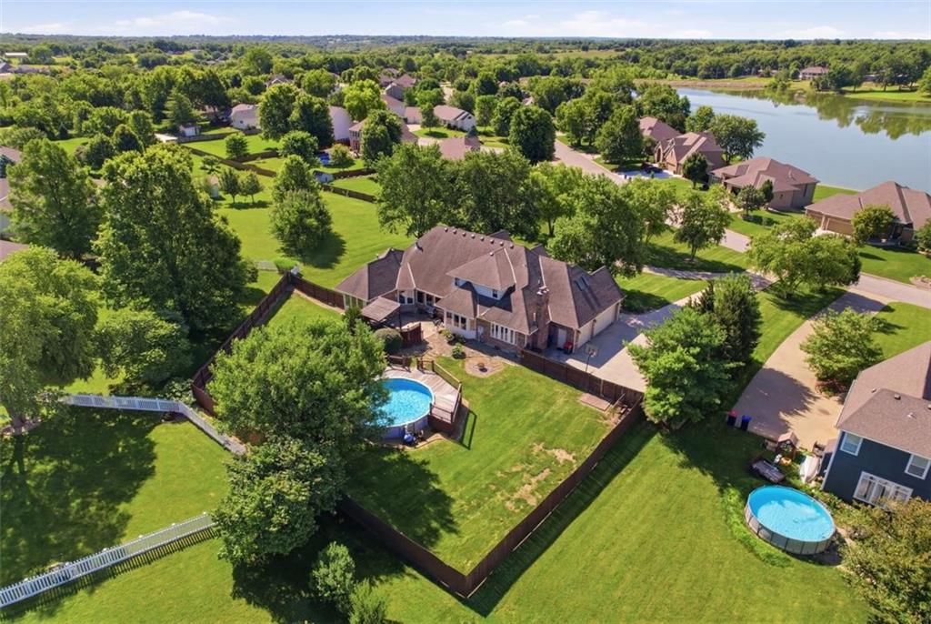 2nd image of 15586 Cedar Ln, Basehor, KS 66007 | MLS# 2621520