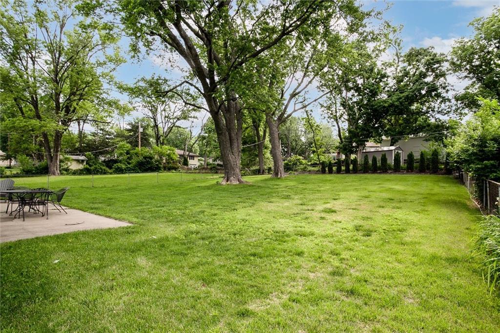 Homes for sale in Liberty, MO | 1305 Park Ln, Liberty, MO 64068 | MLS# 2621539