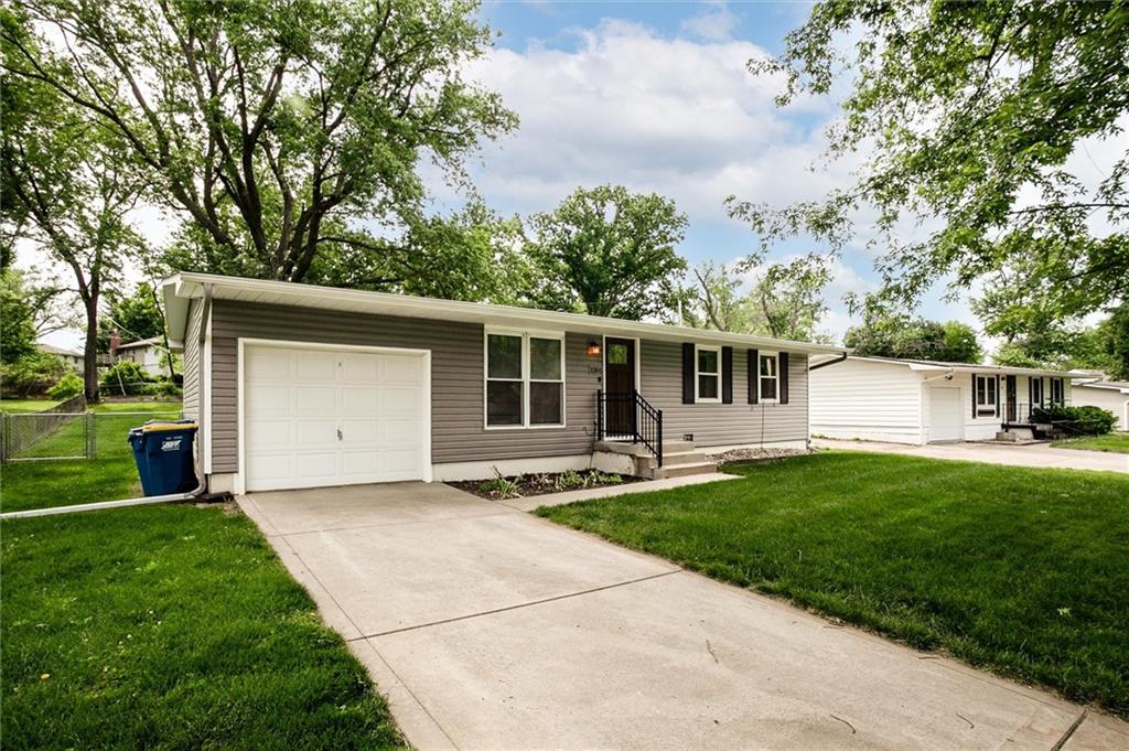 Homes for sale in Liberty, MO | 1305 Park Ln, Liberty, MO 64068 | MLS# 2621539