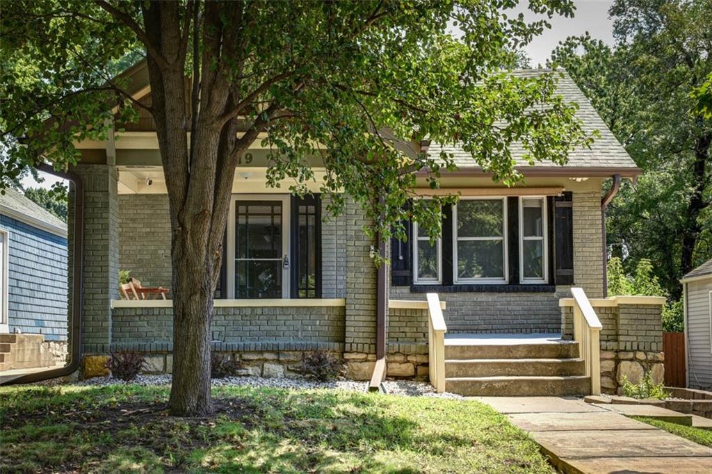 2nd image of 6019 Holmes St, Kansas City, MO 64110 | MLS# 2621553