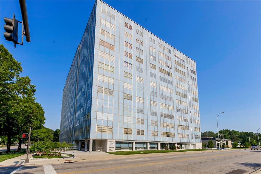 Homes for sale in Kansas, MO | 333 W Meyer Blvd #615, Kansas, MO 64113 | MLS# 2621554
