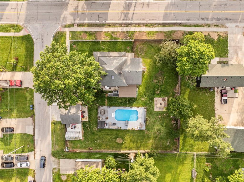 73rd image of 601 Ne Douglas St, Lees Summit, MO 64063 | MLS# 2621566