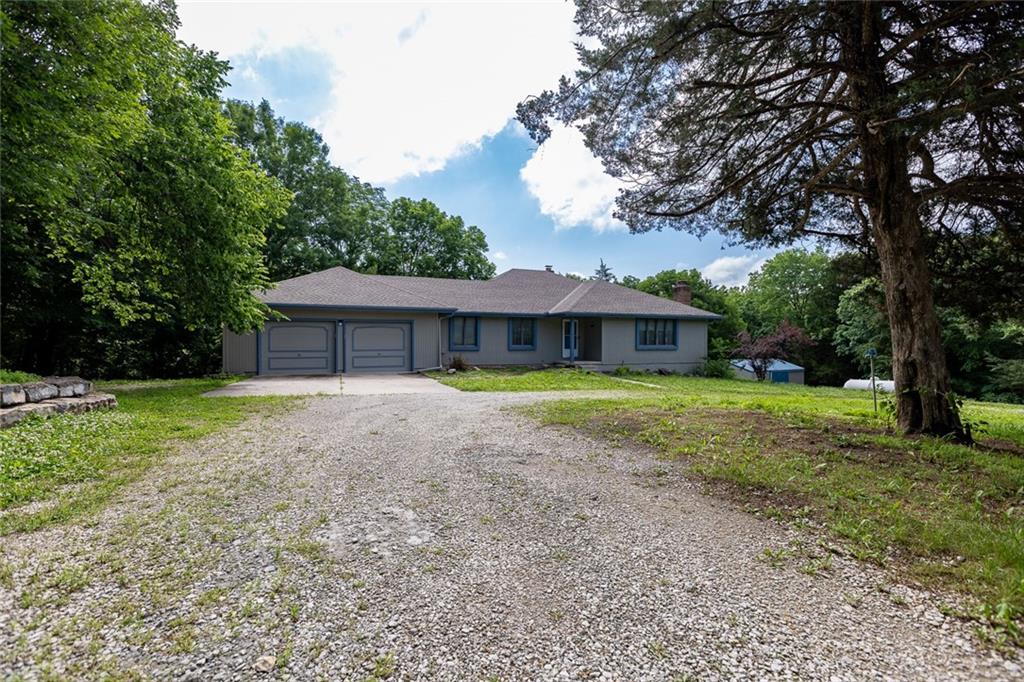Homes for sale in Camden Point, MO | 17635 Stubbs Station Rd, Camden Point, MO 64018 | MLS# 2621573