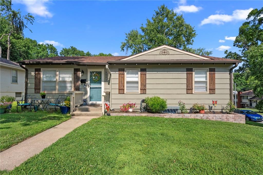 Homes for sale in Kansas City, MO | 5001 N Michigan Ave, Kansas City, MO 64118 | MLS# 2621602