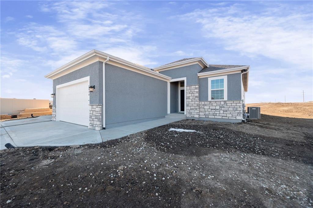 2nd image of 14552 Amanda Ln, Basehor, KS 66007 | MLS# 2621637