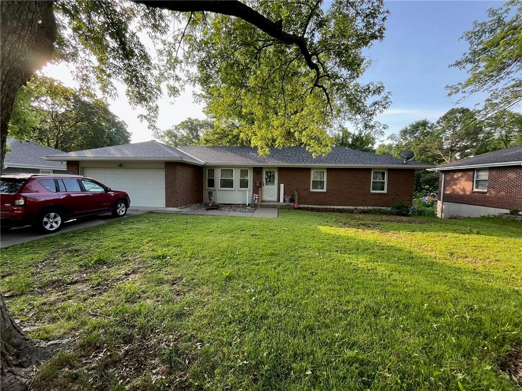 Homes for sale in Shawnee, KS | 5317 Queal Dr, Shawnee, KS 66203 | MLS# 2621810