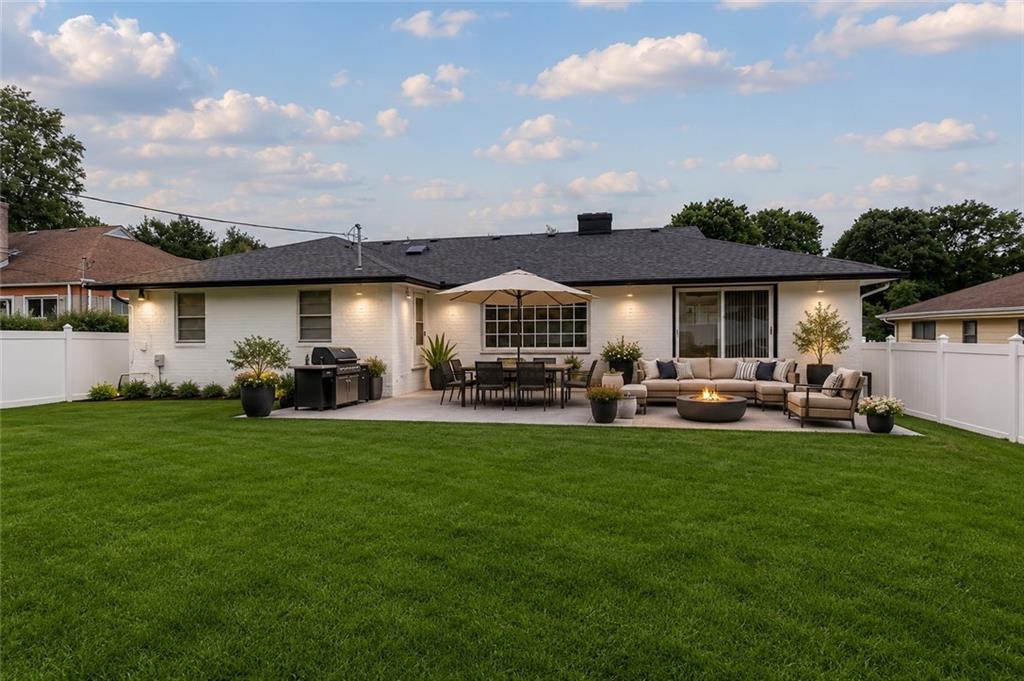 4th image of 1102 W 85Th Ter, Kansas City, MO 64114 | MLS# 2621823
