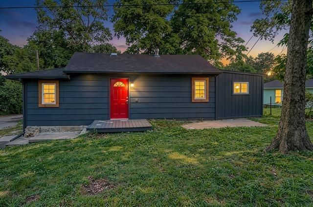 Homes for sale in Kansas City, MO | 3813 Ne 42nd Ter, Kansas City, MO 64117 | MLS# 2621946
