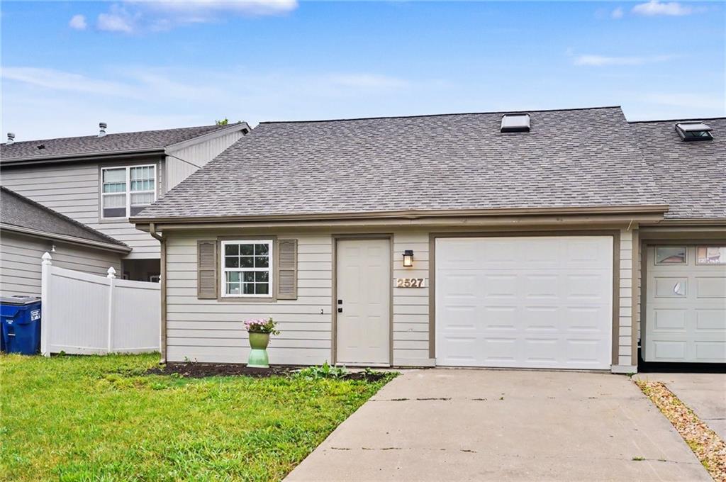 Homes for sale in Lawrence, KS | 2527 Morningside Dr, Lawrence, KS 66047 | MLS# 2621992