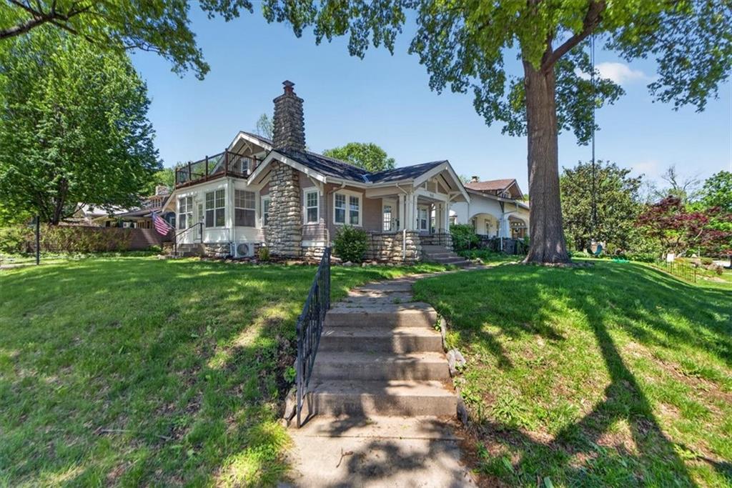 Homes for sale in Kansas City, MO | 5850 Brookside Blvd, Kansas City, MO 64113 | MLS# 2622211