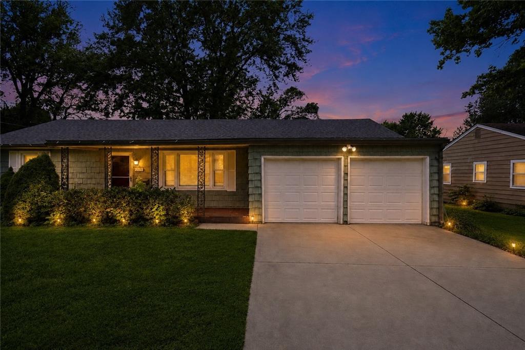 Homes for sale in Grandview, MO | 12708 12th St, Grandview, MO 64030 | MLS# 2622399