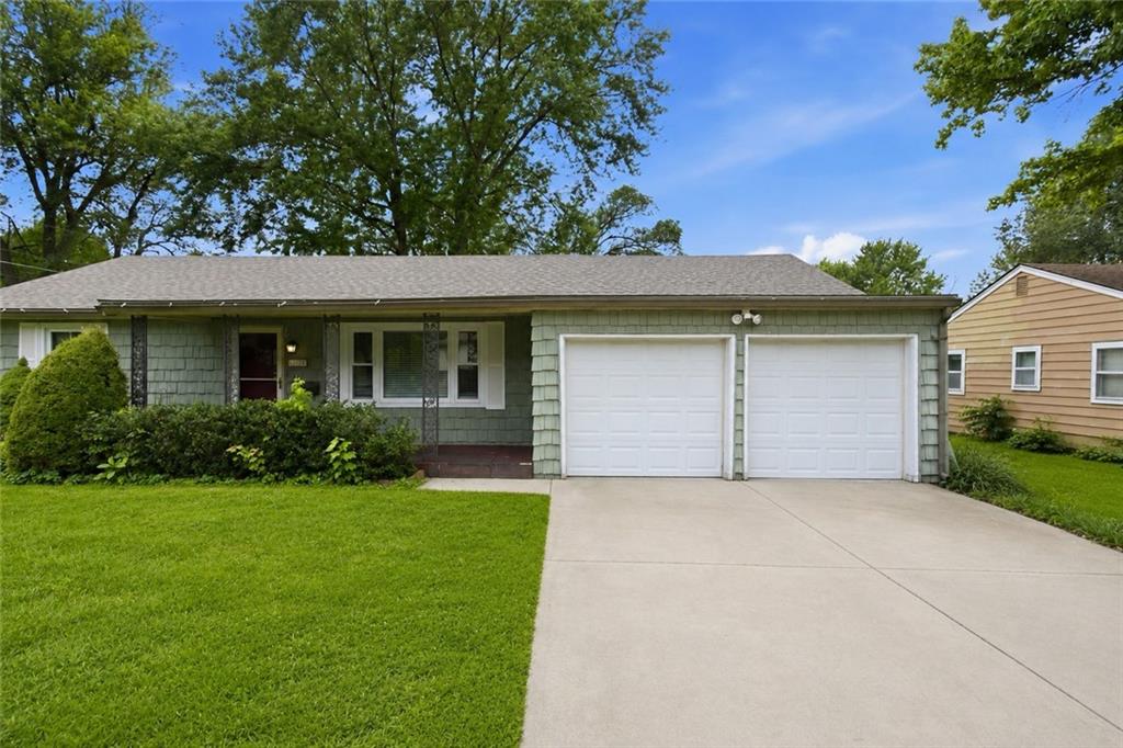 Homes for sale in Grandview, MO | 12708 12Th St, Grandview, MO 64030 | MLS# 2622399