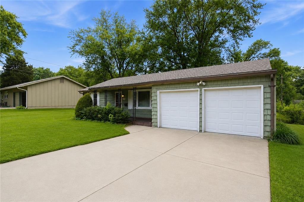 Homes for sale in Grandview, MO | 12708 12Th St, Grandview, MO 64030 | MLS# 2622399