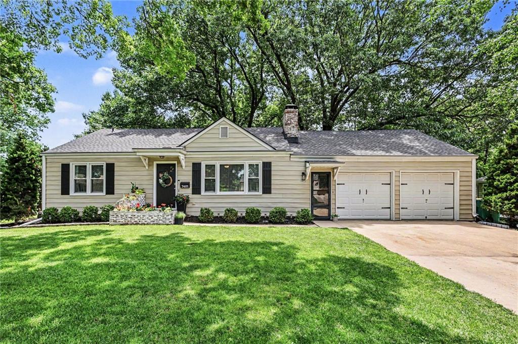 Homes for sale in Mission, KS | 7401 W 65 St, Mission, KS 66202 | MLS# 2622429