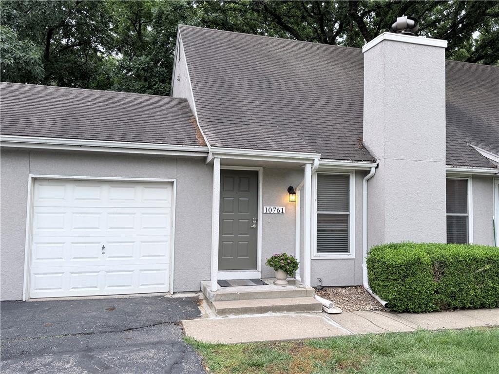 Homes for sale in Overland Park, KS | 10761 Oakmont St, Overland Park, KS 66210 | MLS# 2622547