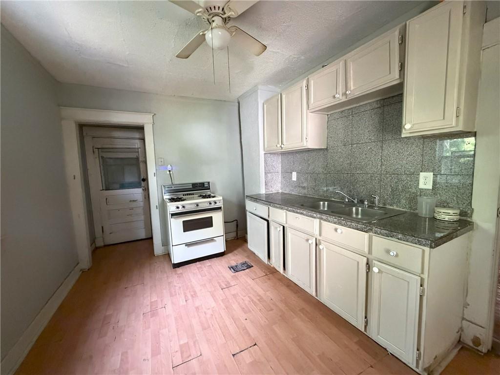 Homes for sale in Kansas City, MO | 3416 E 58th Ter, Kansas City, MO 64132 | MLS# 2622584