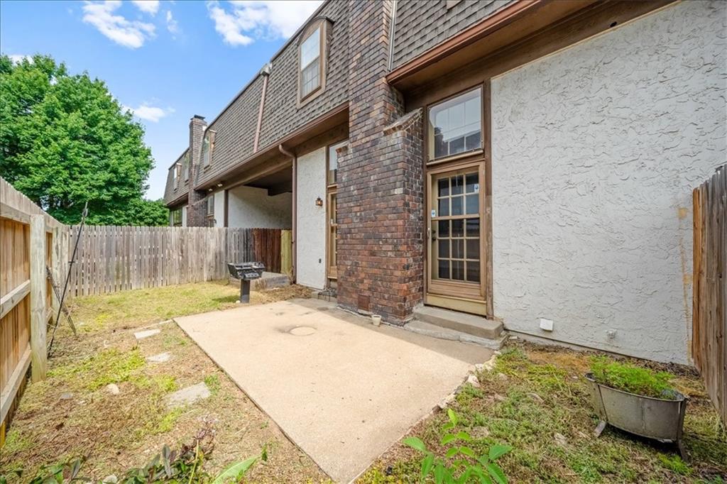 Homes for sale in Kansas City, MO | 10130 Locust St, Kansas City, MO 64131 | MLS# 2622880