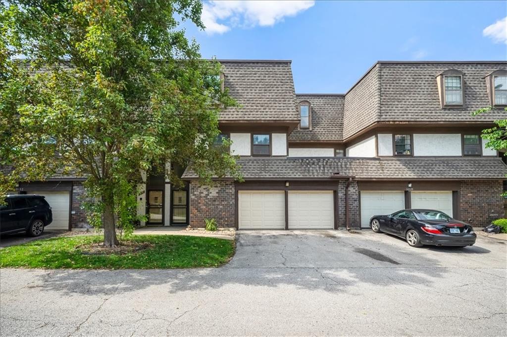 Homes for sale in Kansas City, MO | 10130 Locust St, Kansas City, MO 64131 | MLS# 2622880