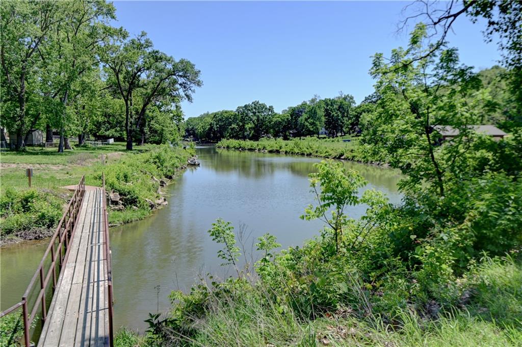 Homes for sale in Houston Lake, MO | 5507 Nw Venetian Dr, Houston Lake, MO 64151 | MLS# 2622885