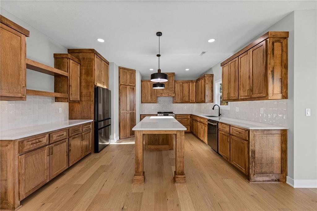 4th image of 20755 Emerald St, Spring Hill, KS 66083 | MLS# 2623029
