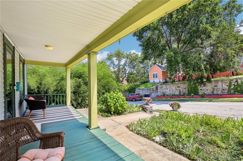3rd image of 2920 Holly St, Kansas City, MO 64108 | MLS# 2623133