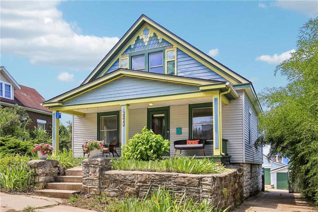 2nd image of 2920 Holly St, Kansas City, MO 64108 | MLS# 2623133
