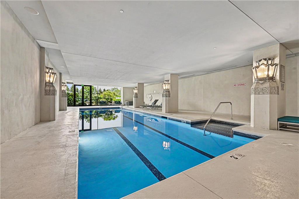 2nd image of 700 W 31St St, Kansas City, MO 64108