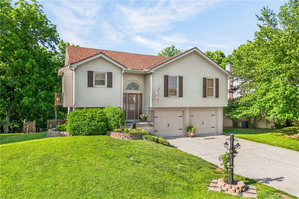 Homes for sale in Kansas City, MO | 1420 Nw 79th St, Kansas City, MO 64118 | MLS# 2623280