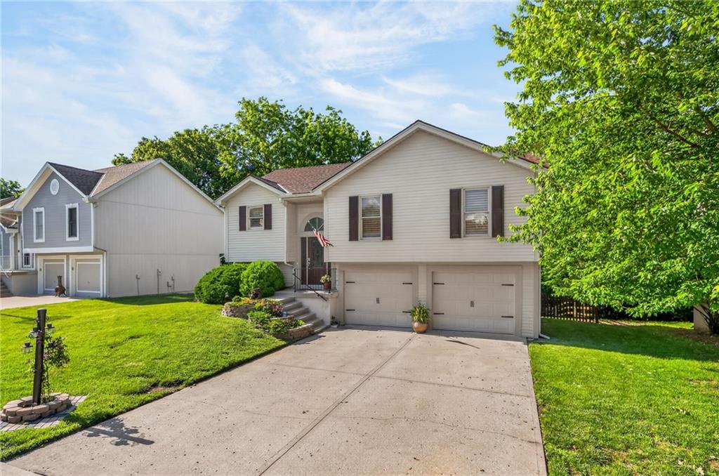 Homes for sale in Kansas City, MO | 1420 Nw 79th St, Kansas City, MO 64118 | MLS# 2623280