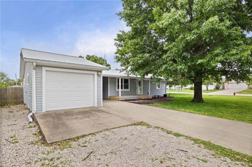 Homes for sale in Garnett, KS | 330 N Grant St, Garnett, KS 66032 | MLS# 2623282