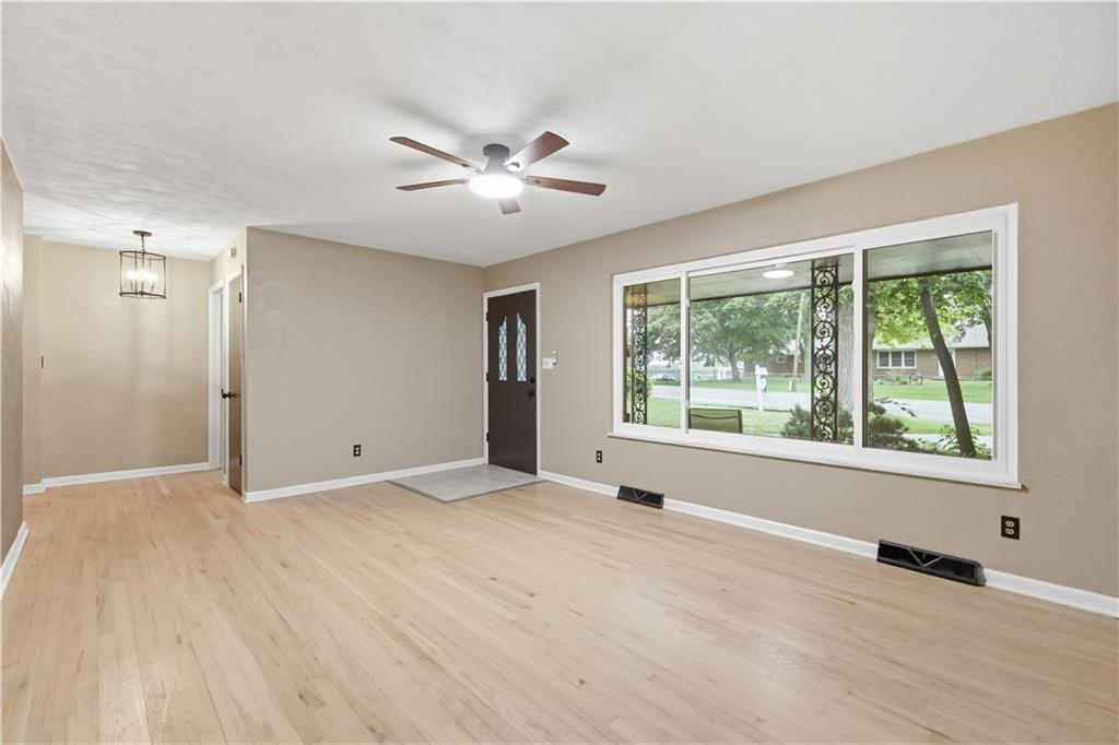 3rd image of 2806 N River Blvd, Independence, MO 64050 | MLS# 2623315