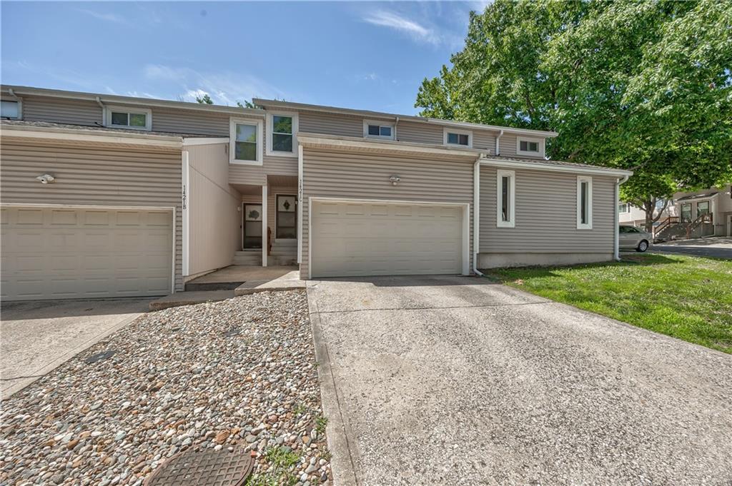 Homes for sale in Olathe, KS | 1421 E Mart Way Cir #C, Olathe, KS 66061 | MLS# 2623359