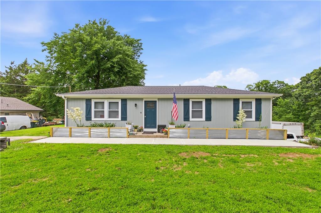 Homes for sale in Edwardsville, KS | 240 S 100th St, Edwardsville, KS 66111 | MLS# 2623361