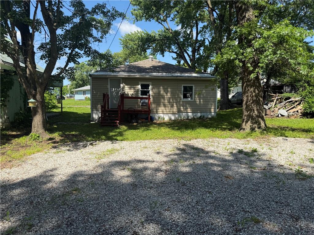 18th image of 305 S Elm St, Sweet Springs, MO 65351 | MLS# 2623399