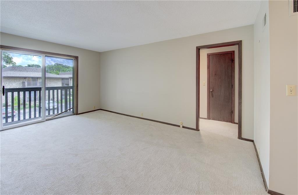 Homes for sale in Kansas City, MO | 433 W 104Th St #C, Kansas City, MO 64114 | MLS# 2623425