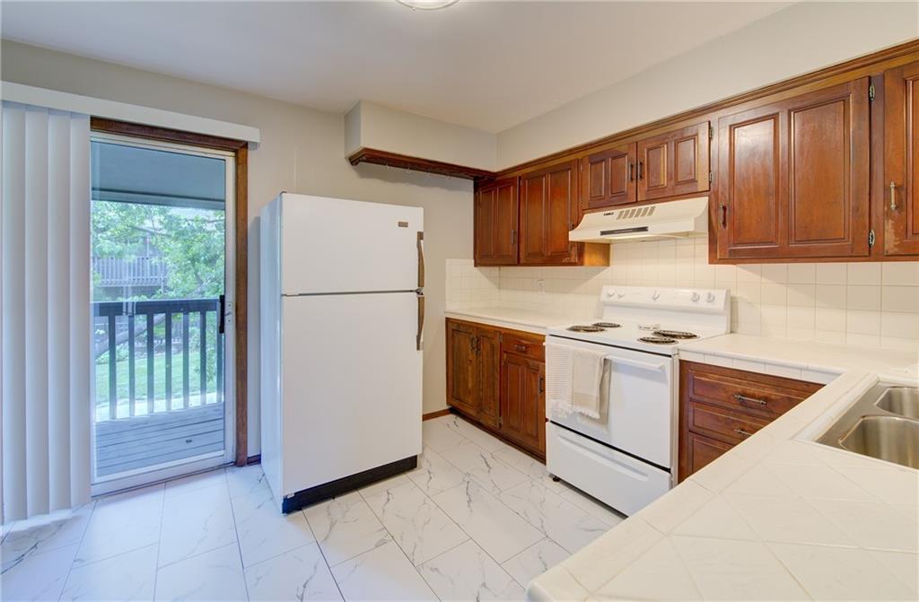 Homes for sale in Kansas City, MO | 433 W 104Th St #C, Kansas City, MO 64114 | MLS# 2623425