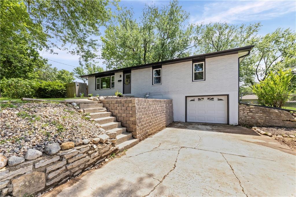 Homes for sale in Parkville, MO | 13101 Nw Porter Rd, Parkville, MO 64152 | MLS# 2623614