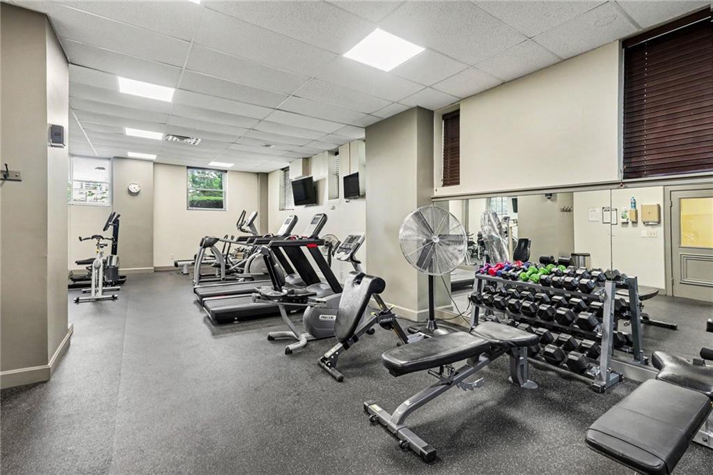 Listing Photo 2 - Condo for sale in building located at 229 Ward Pkwy, Kansas, MO 64112 - Unit #1001B