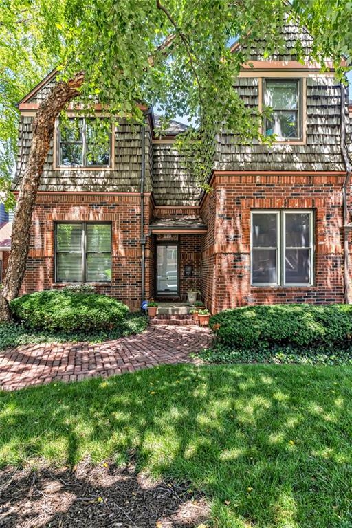 Homes for sale in Kansas City, MO | 110 E 30Th St, Kansas City, MO 64108 | MLS# 2623659