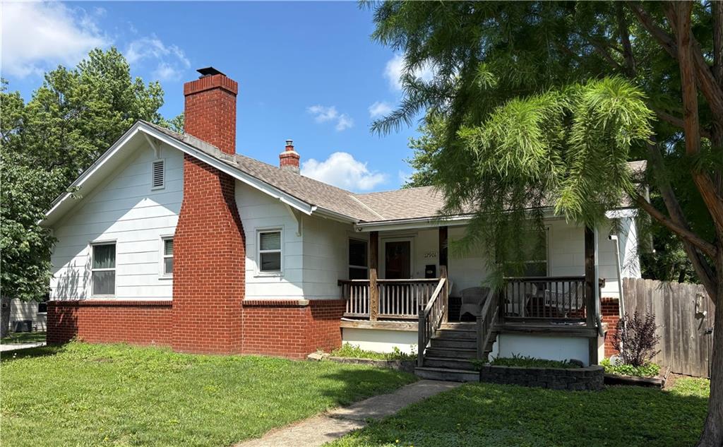 Homes for sale in Grandview, MO | 12901 Grandview Rd, Grandview, MO 64030 | MLS# 2623816