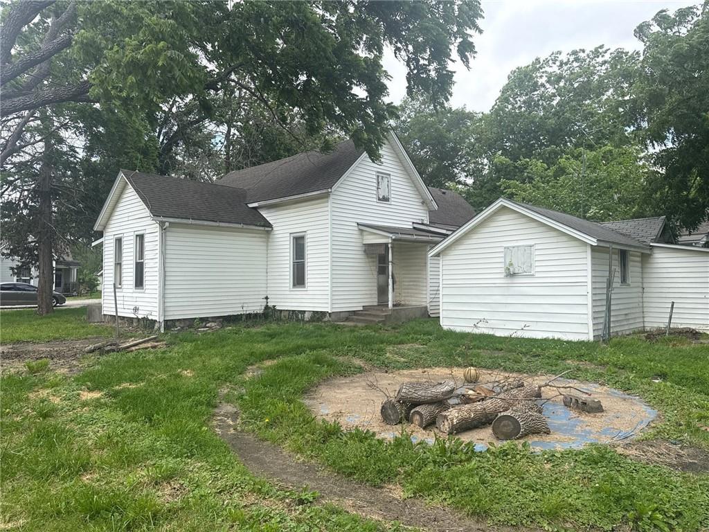 Homes for sale in Garden City, MO | 406 Main St, Garden City, MO 64747 | MLS# 2623822
