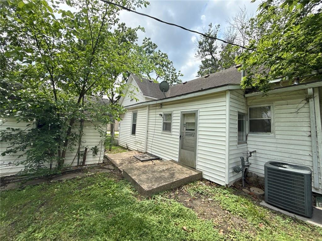 Homes for sale in Garden City, MO | 406 Main St, Garden City, MO 64747 | MLS# 2623822