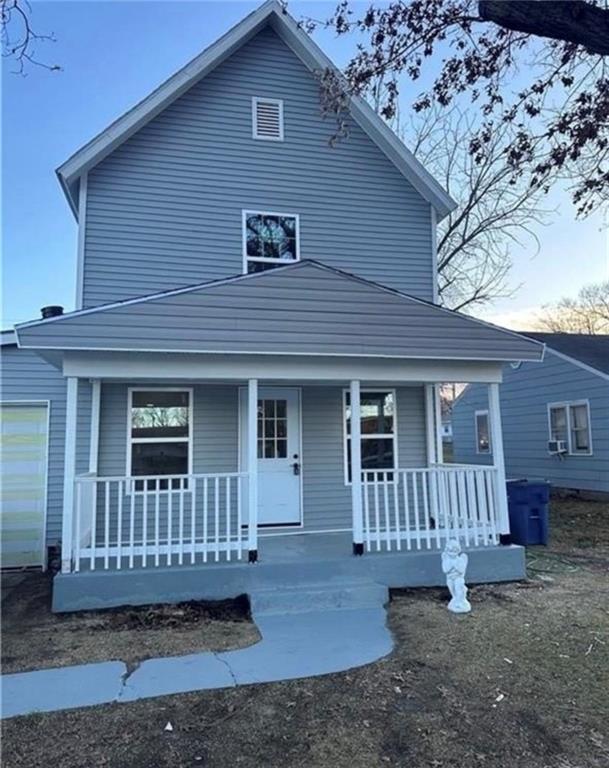 Homes for sale in Coffeyville, KS | 1003 W 1st St, Coffeyville, KS 67337 | MLS# 2623857