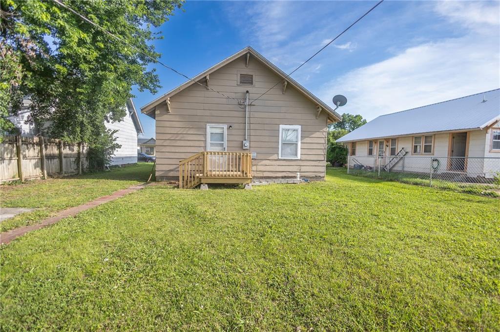 Homes for sale in Coffeyville, KS | 1108 W 9Th St, Coffeyville, KS 67337 | MLS# 2624069
