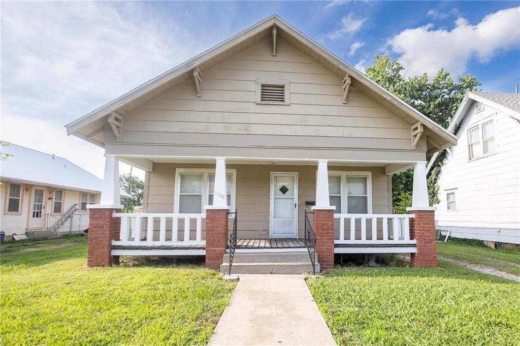 Homes for sale in Coffeyville, KS | 1108 W 9th St, Coffeyville, KS 67337 | MLS# 2624069