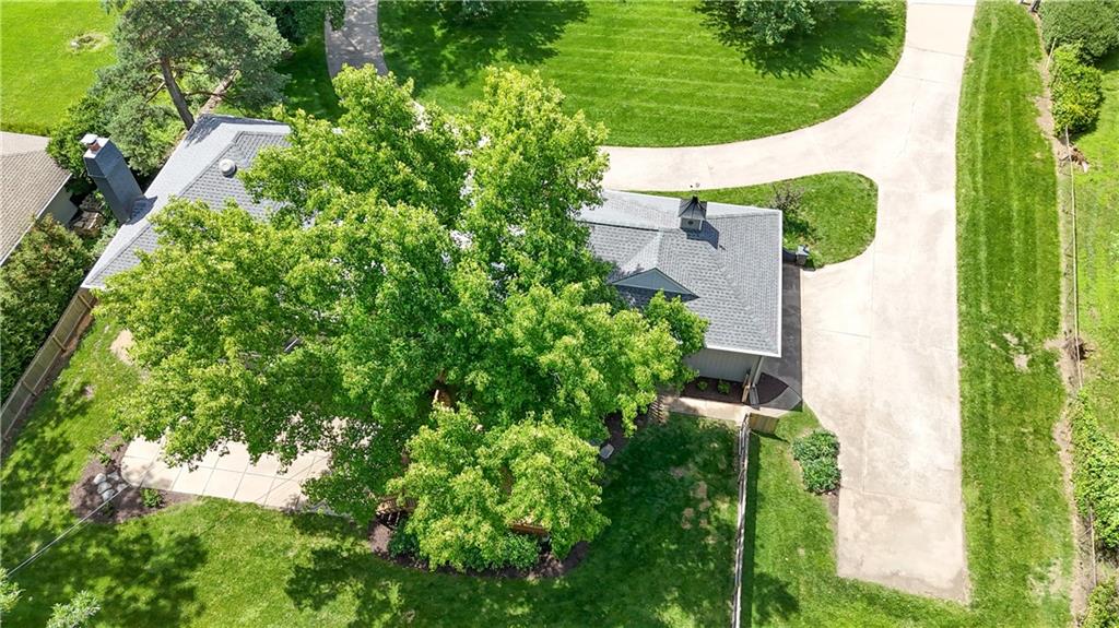 70th image of 2444 103 St, Leawood, KS 66206 | MLS# 2624269