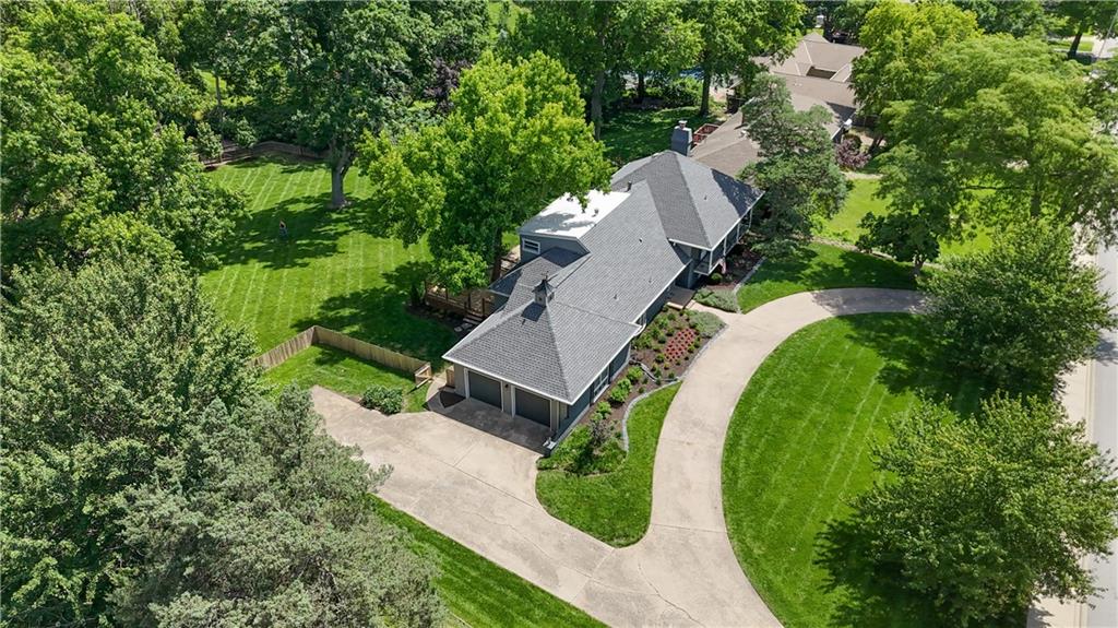 4th image of 2444 103 St, Leawood, KS 66206 | MLS# 2624269